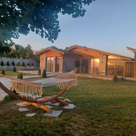 Chalet Megalith Srednogorovo