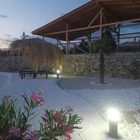 Chalet Megalith Srednogorovo